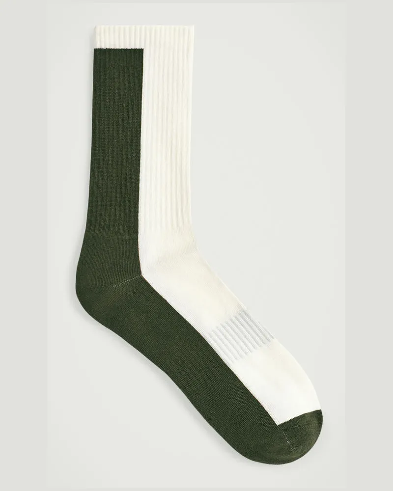 COS Gerippte Socken Mit Colour-Block-Design Grün