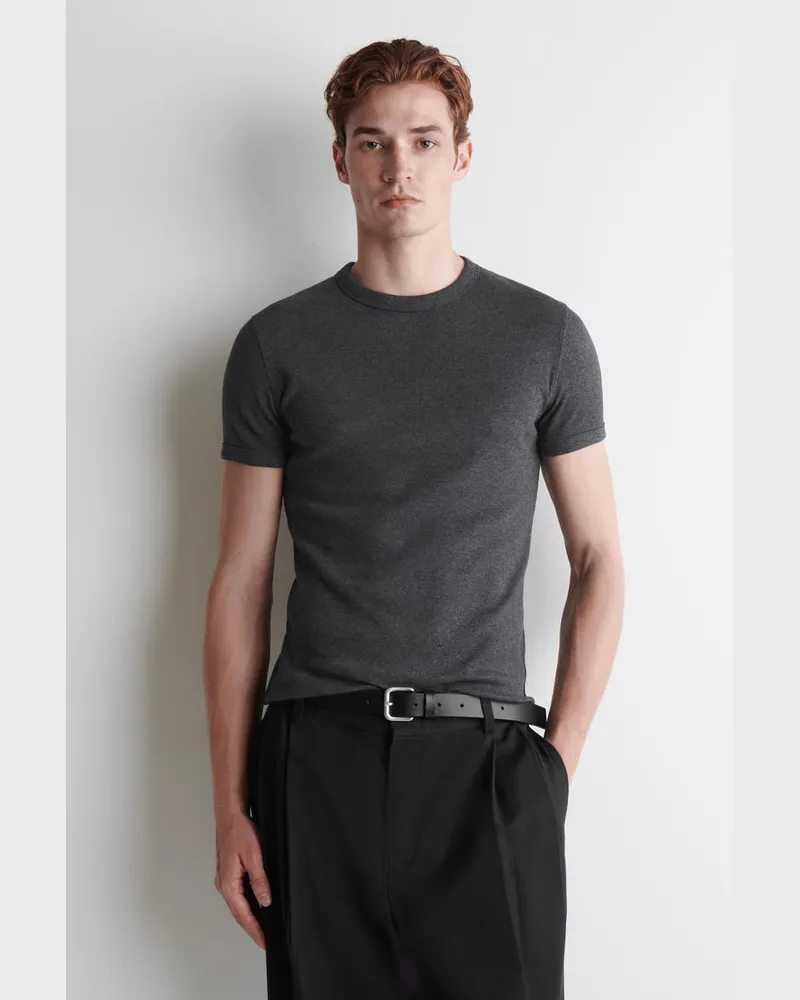 COS Schmal Geschnittenes Geripptes Baumwoll-T-Shirt Grau