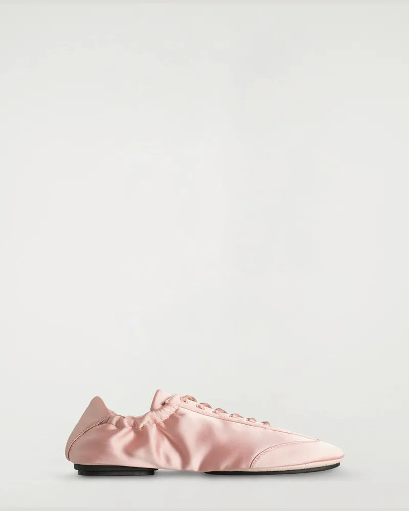COS Ballerina-Sneakers Aus Satin Und Veloursleder Rosa