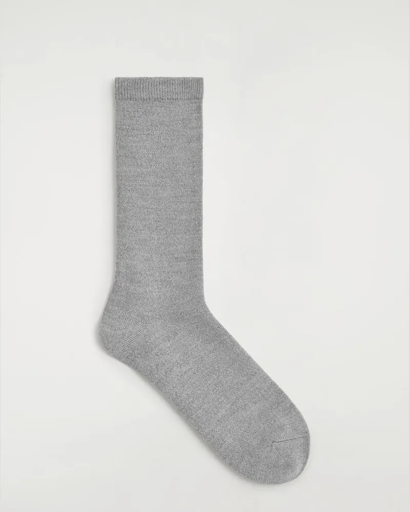 COS Glänzende Feine Wollsocken Grau
