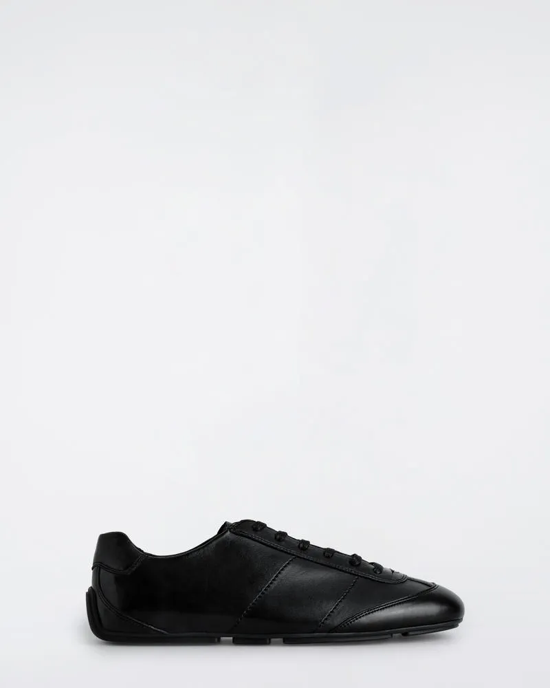 COS Schlichte Sneakers Aus Leder Schwarz