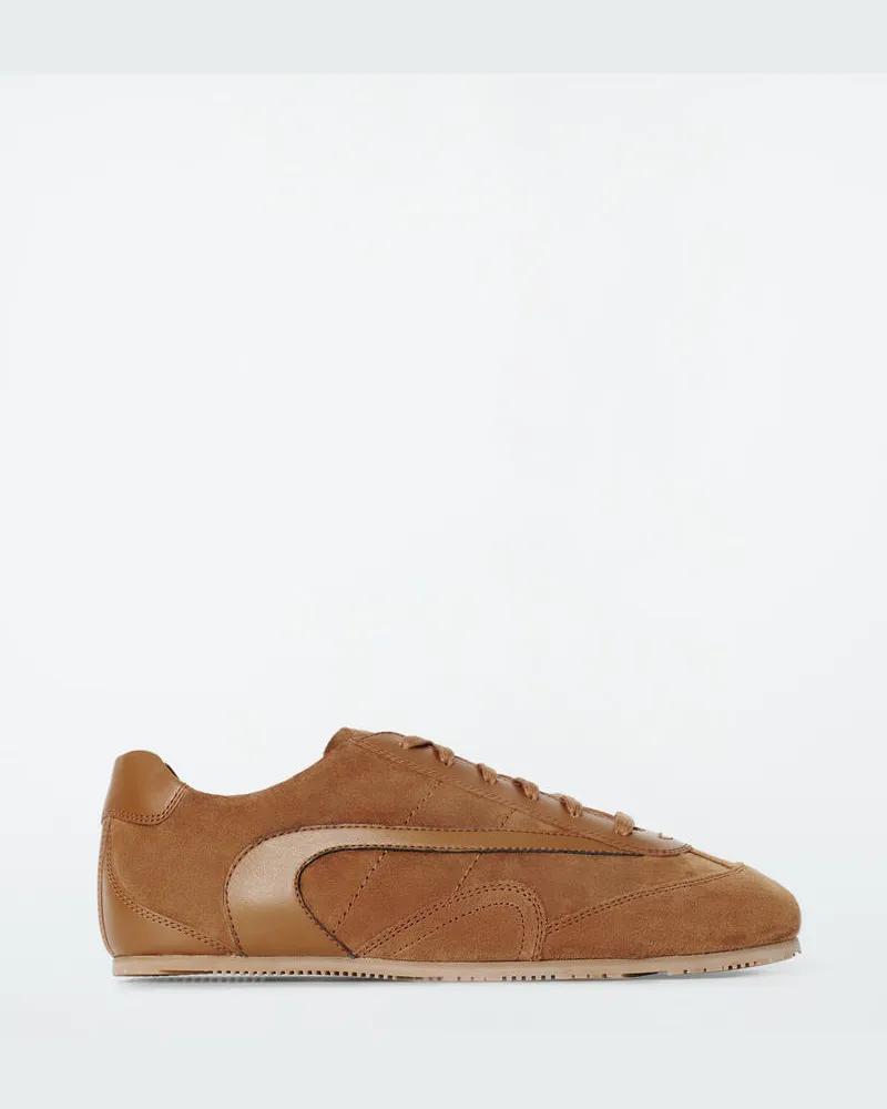 COS Schlichte Sneakers Aus Veloursleder Gelb