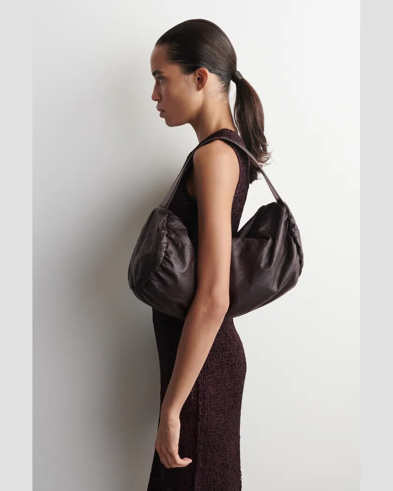 COS Zylinder-Clutch - Strukturiertes Leder Braun