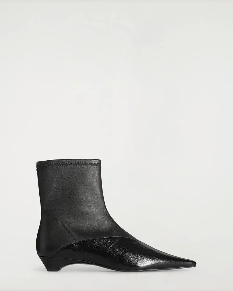 COS Ankle Boots Aus Leder Mit Spitzer Kappe Schwarz