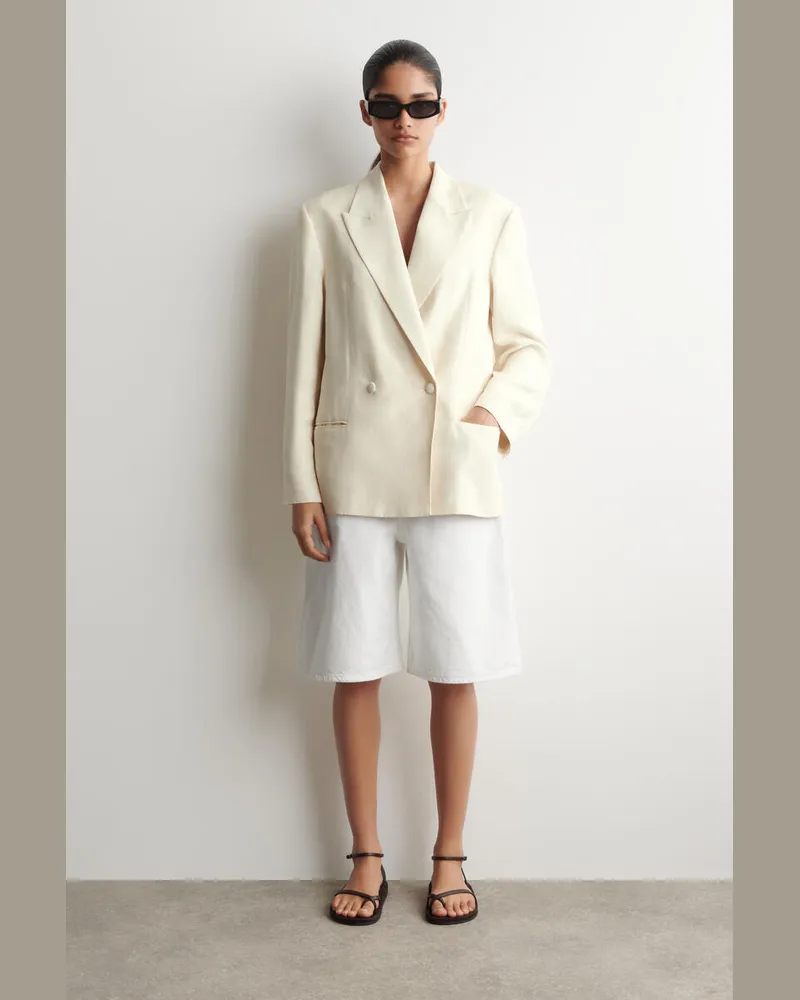 COS Knielange Jeansshorts Weiß