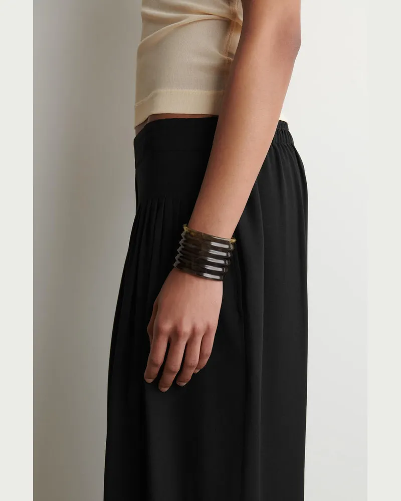 COS Geriffelte Armspange Braun