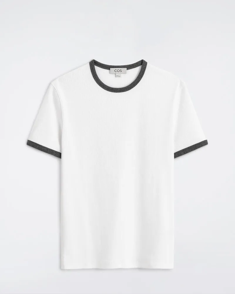 COS Schmal Geschnittenes Geripptes Baumwoll-T-Shirt Weiß