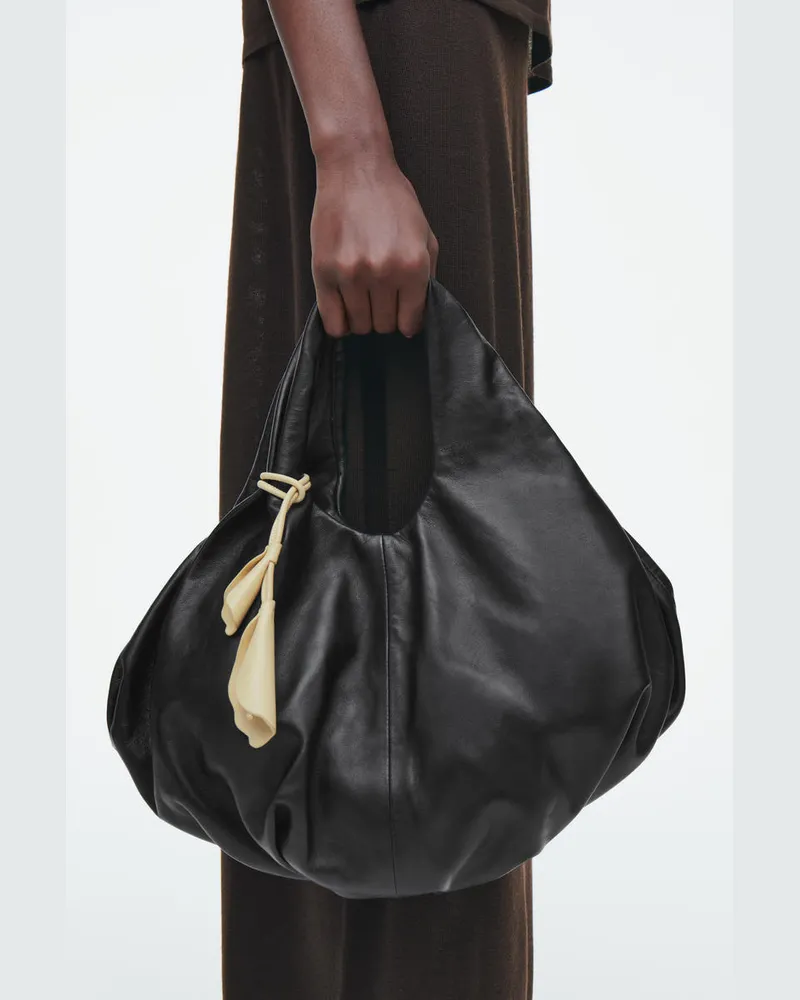 COS Floraler Taschenanhänger Aus Leder Beige
