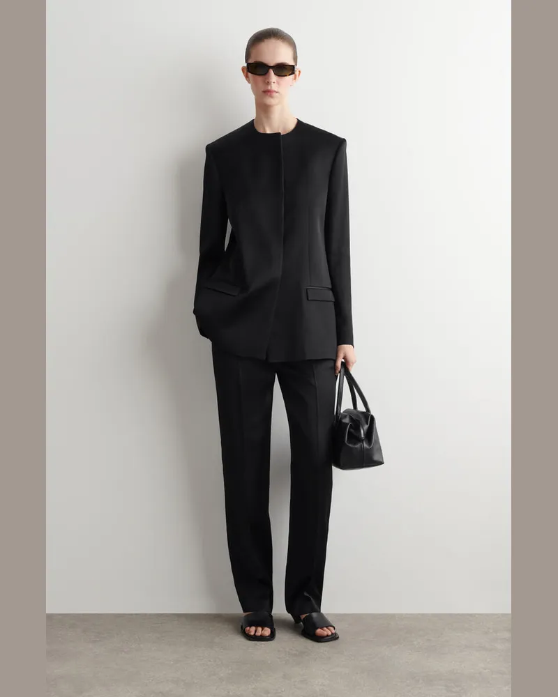 COS Strukturierter Kragenloser Satinblazer Schwarz