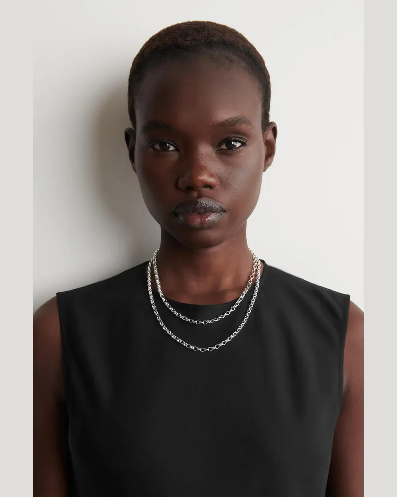 COS Lange Kette Mit Tropfenförmigen Gliedern Silberfarben