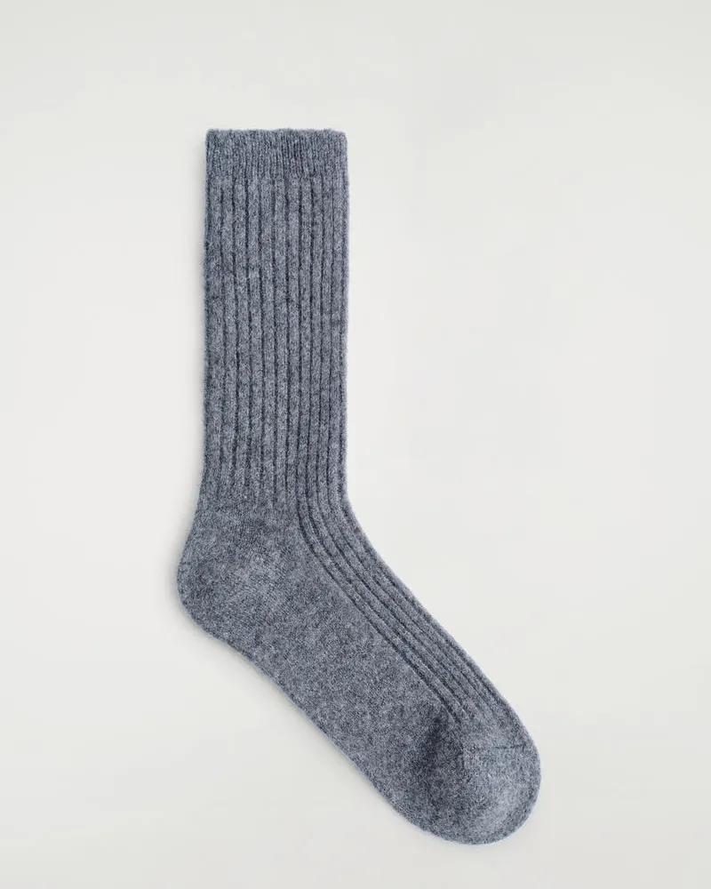 COS Gerippte Kaschmirsocken Grau