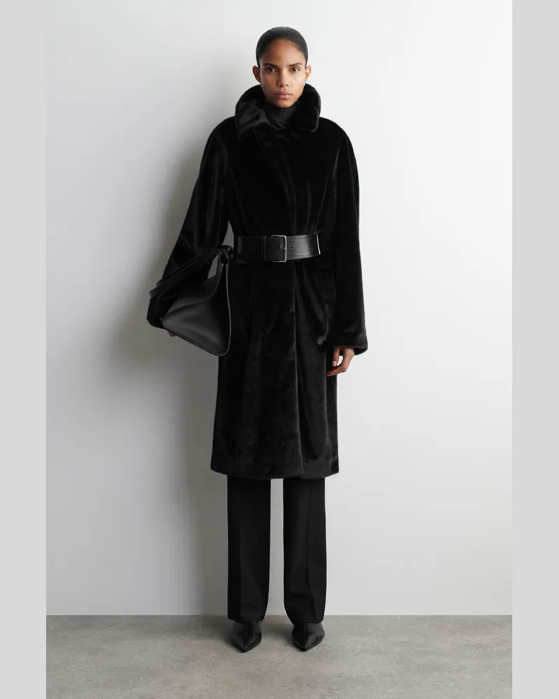 COS Langer Mantel Aus Faux Fur Schwarz