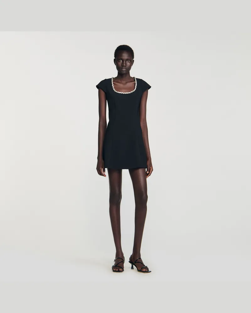 Sandro Kurzes Kleid mit Strasskragen Schwarz