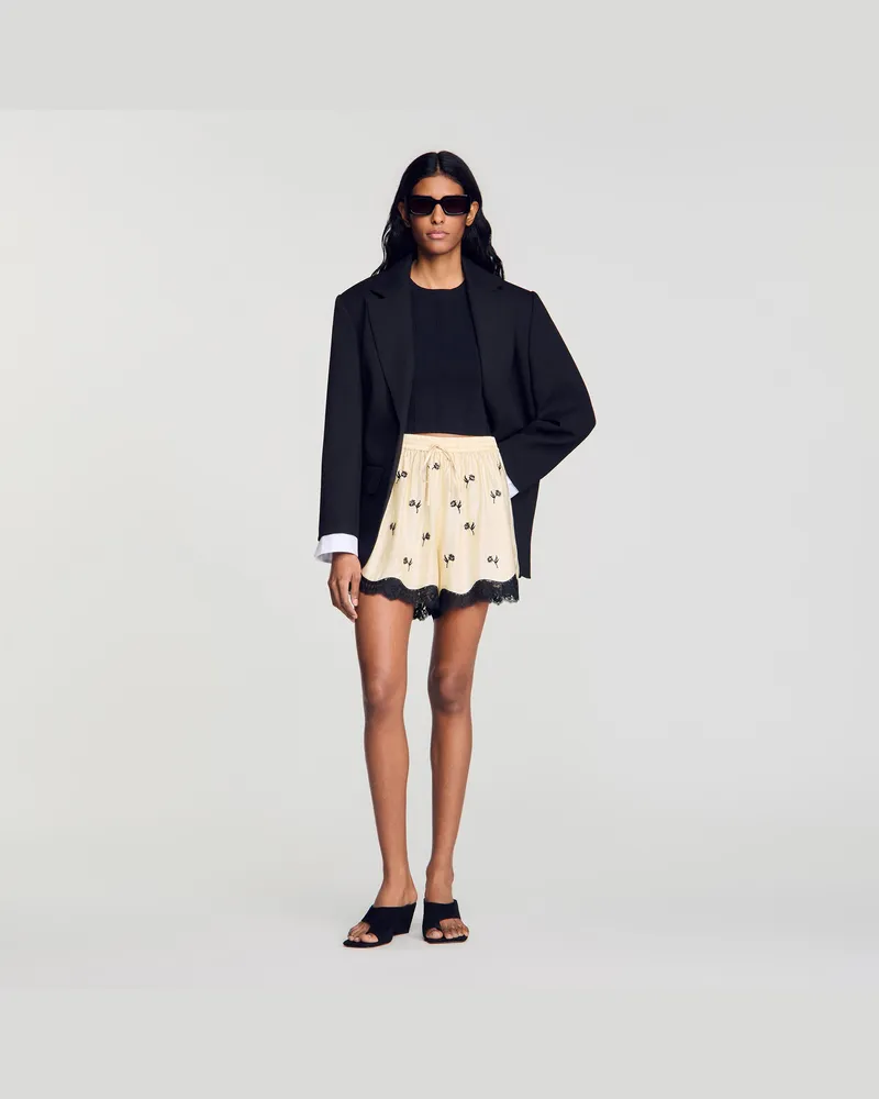 Sandro Shorts mit Blumenstickerei Vanille