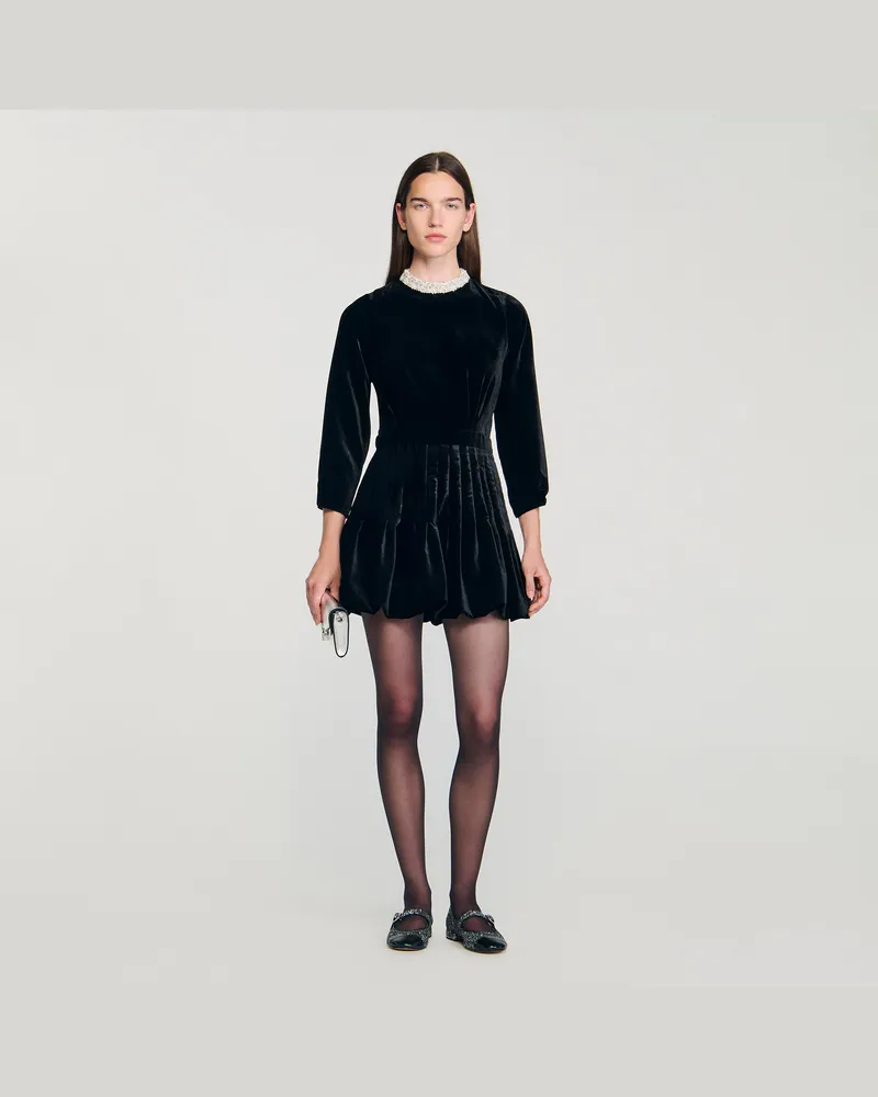 Sandro Kurzes Samtkleid mit Perlen Schwarz