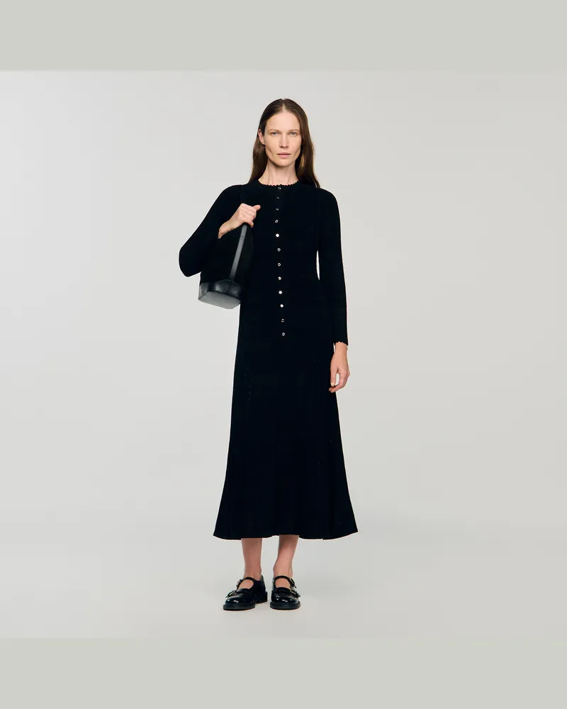 Sandro Langes Kleid aus Strukturstrick Schwarz