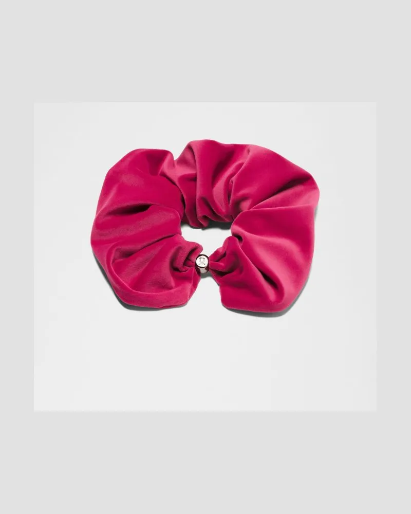 LULULEMON Uplifting Oversized Scrunchie Velvet in Berry Rumble Berry