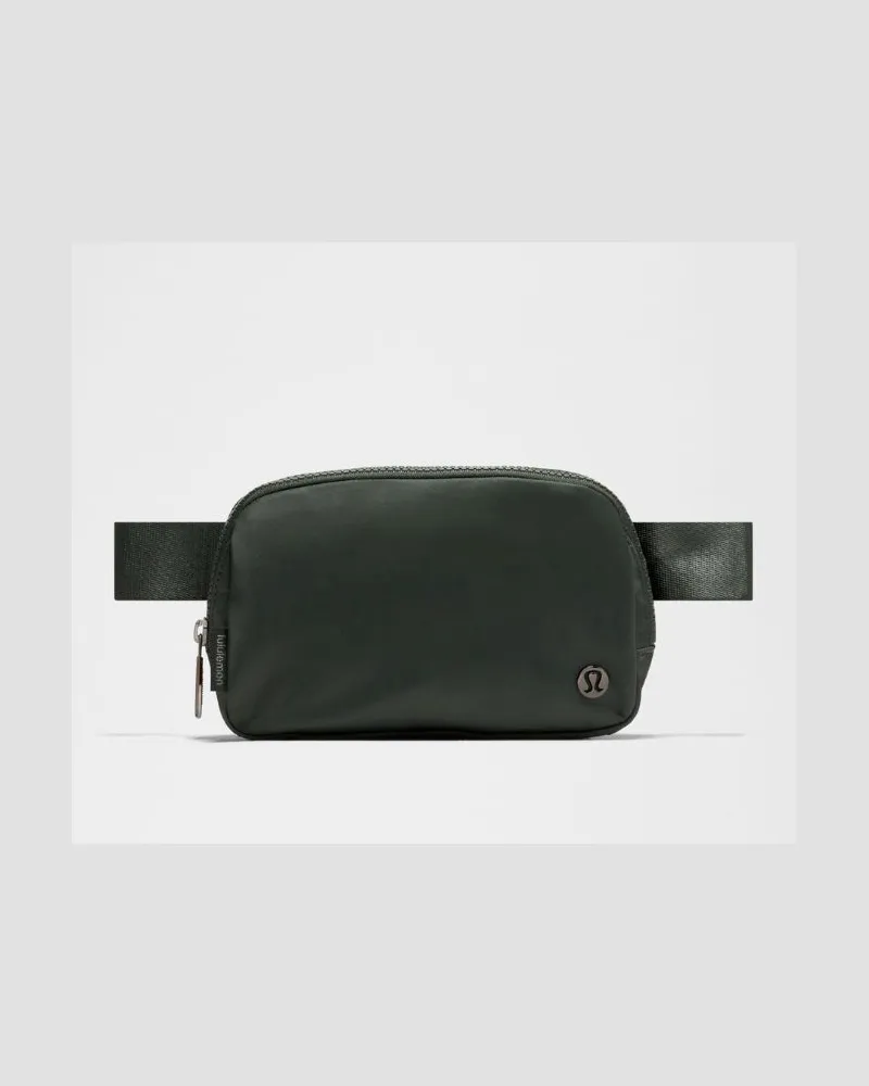 LULULEMON Everywhere Gürteltasche Größe in Rainforest Green Rainforest
