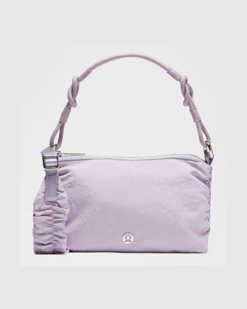 LULULEMON Mini-Schultertasche mit gerafftem Riemen 1 Größe in Lilac Play/Lotus Lavender/Silver Lilac