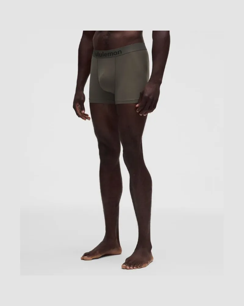 LULULEMON Soft Stretch Active Boxer Slip 3" für Männer – Größe in Army Green Army