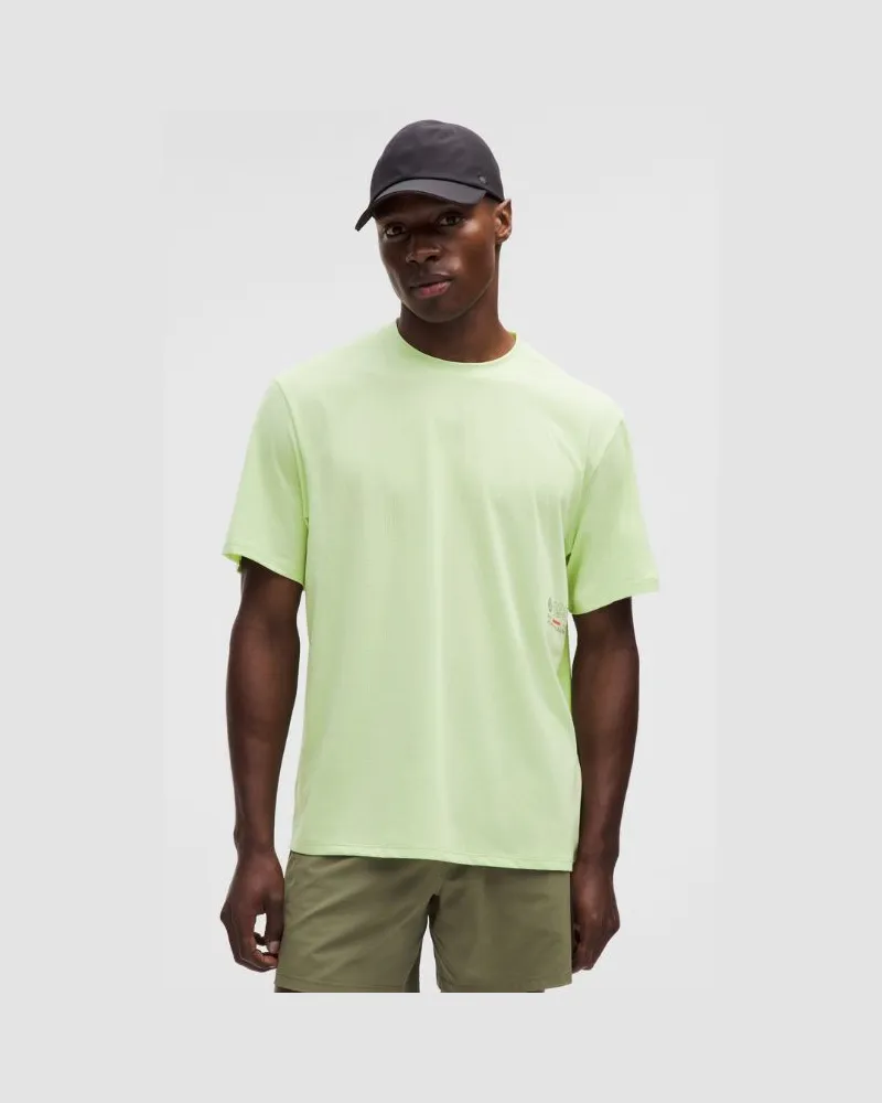 LULULEMON Mile Maker T-Shirt Graphic für Männer – Größe in Lemongrass Lemongrass