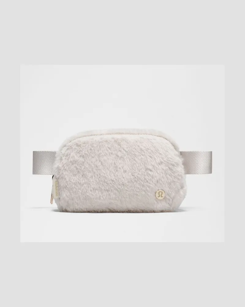 LULULEMON Everywhere Belt Bag 1L Plush Fleece in Natural Ivory/Gold Natural