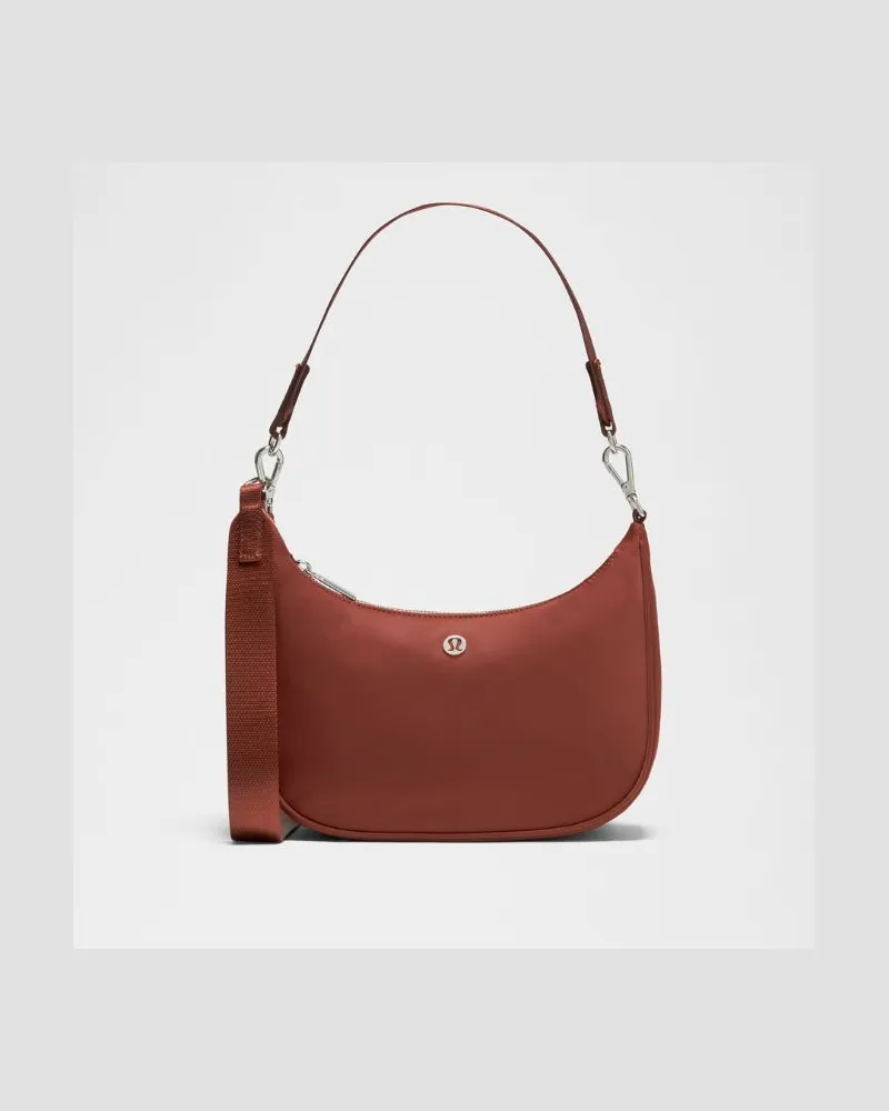 LULULEMON City Essentials Schultertasche Klein Größe in Cranberry Charm/Silver Cranberry