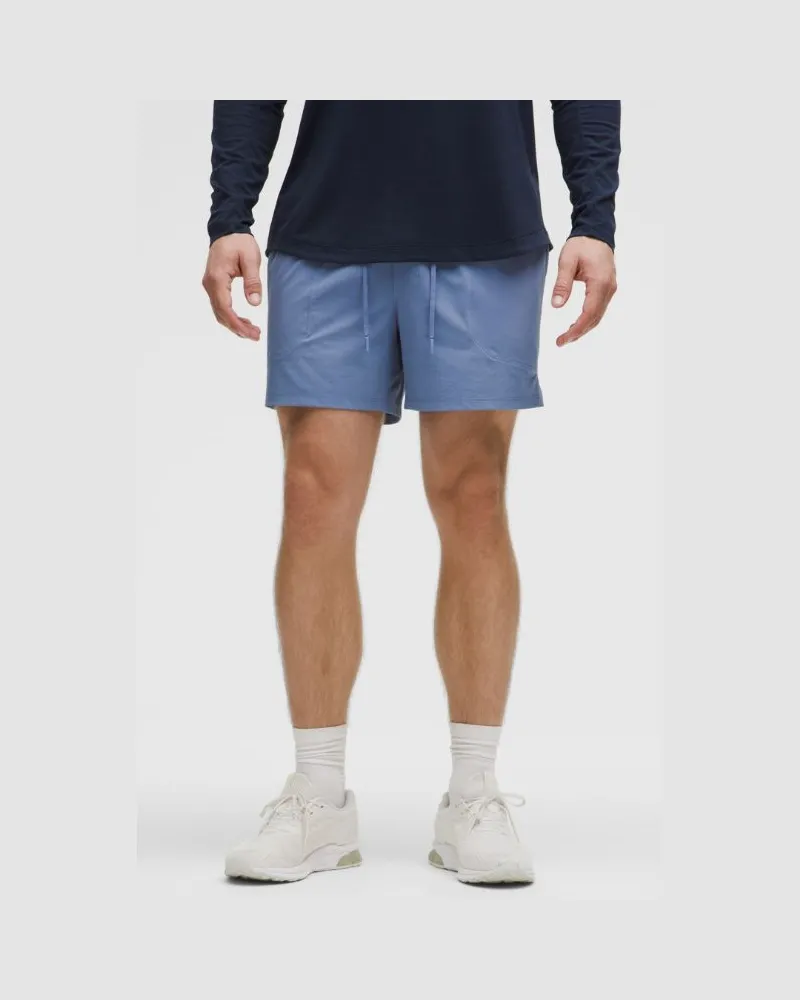 LULULEMON License to Train Shorts ohne Liner für Männer – 13 cm – Größe in Washed Denim Washed