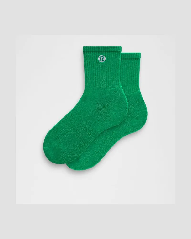 LULULEMON Daily Essential Knöchelhohe Socken Unisex – Größe in Raceway Green Raceway