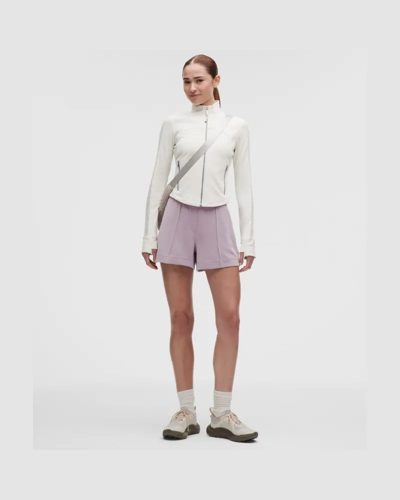 LULULEMON Leichte Softstreme Pintuck-Shorts mit mittelhohem Bund für Frauen – 10 cm – Größe in Lotus Lavender Lotus