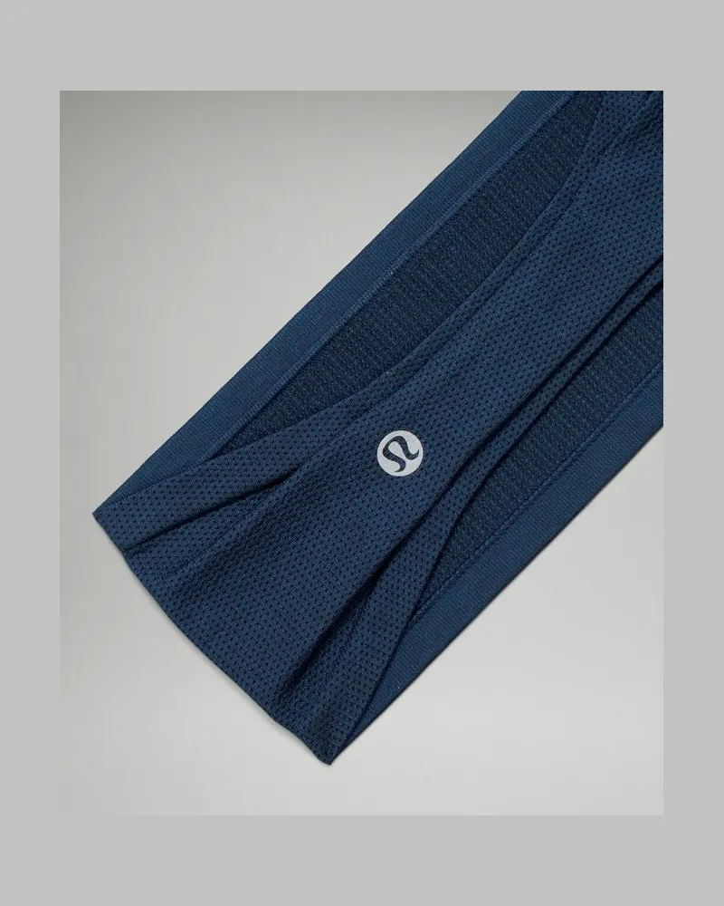 LULULEMON Metal Vent Tech Breites Stirnband in Classic Navy/Mineral Blue Classic