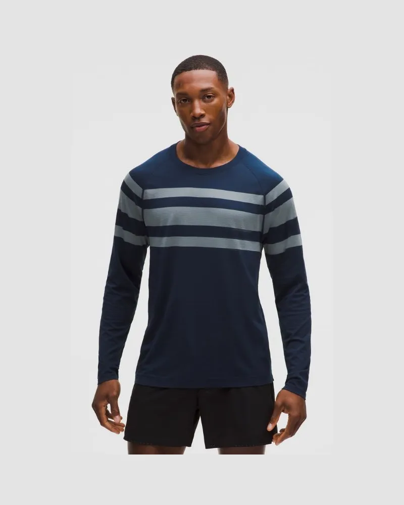 LULULEMON Metal Vent Tech Langarmshirt e Passform für Männer – Größe in League Stripe Club Blue/Club Blue/Steel Blue League