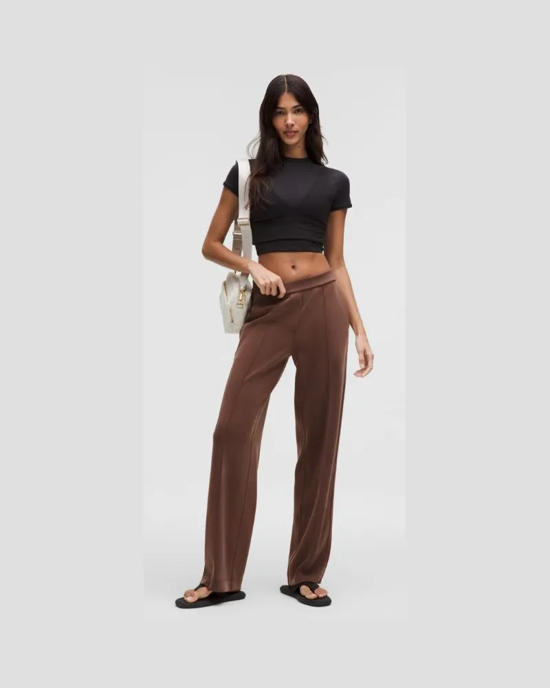 LULULEMON Faltenhose mit mittelhohem Bund aus Softstreme Regular für Frauen – Größe in Lava Cake Lava