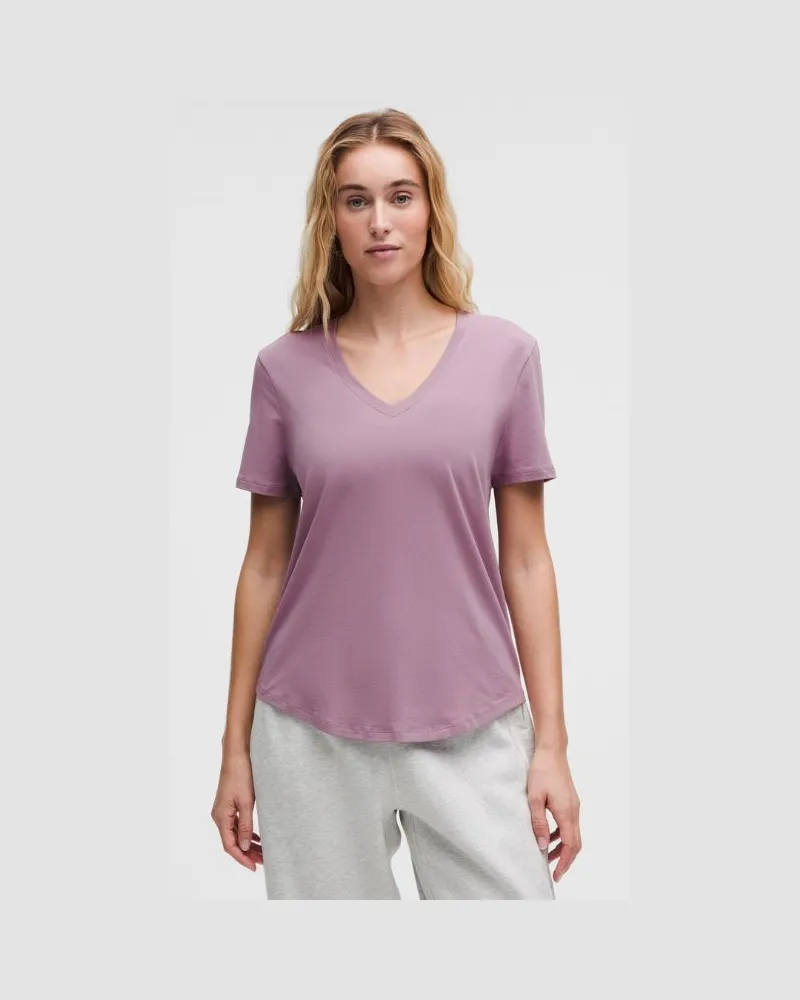 LULULEMON Love T-Shirt mit V-Ausschnitt für Frauen – Größe in Lavender Lux Lavender