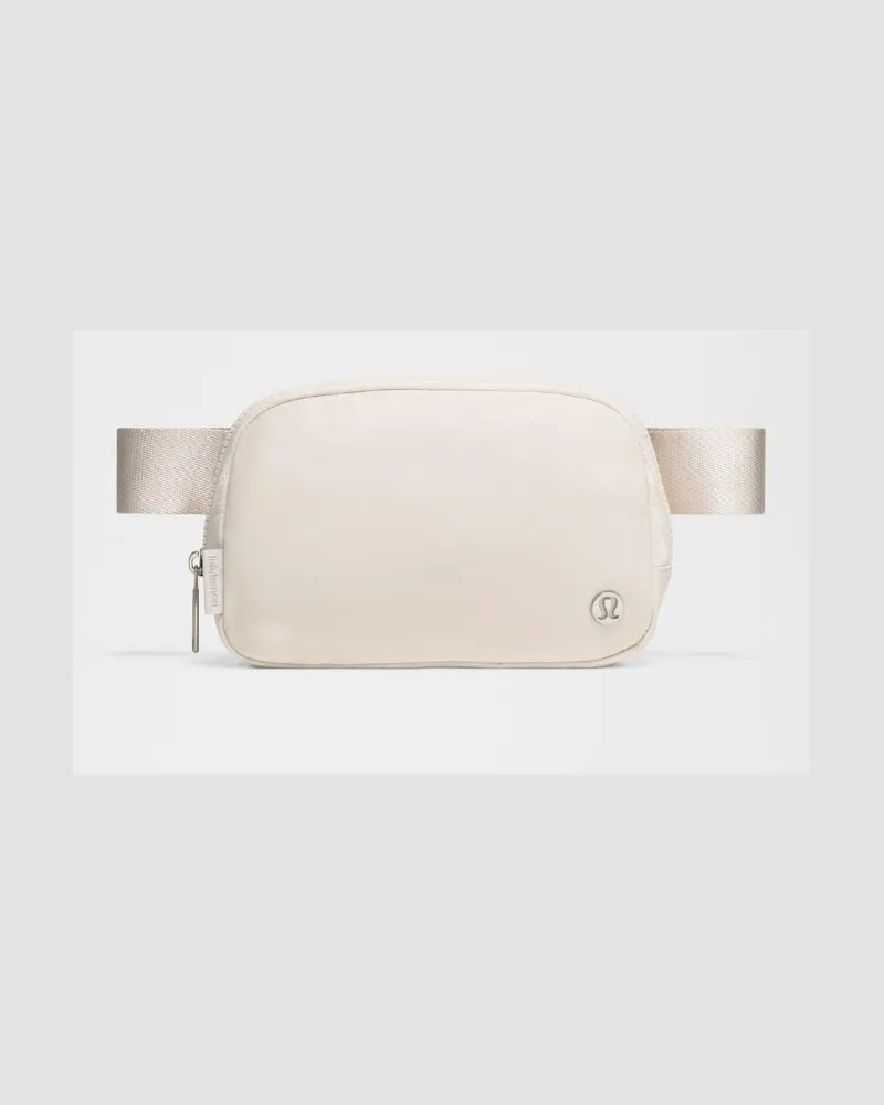 LULULEMON Everywhere Gürteltasche Größe in Light Ivory/Silver Light
