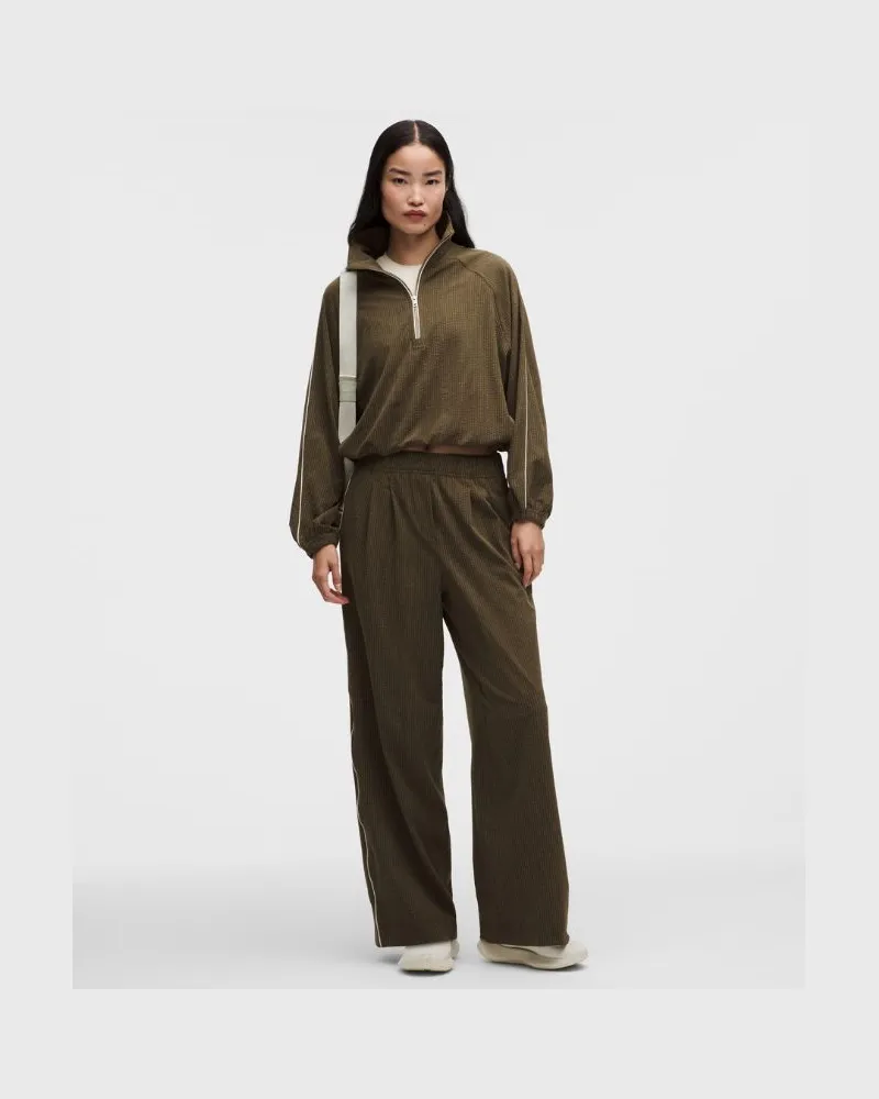 LULULEMON Seersucker Bundfaltenhose mit hohem Bund Normale Länge für Frauen – Größe in Olive Brown Olive