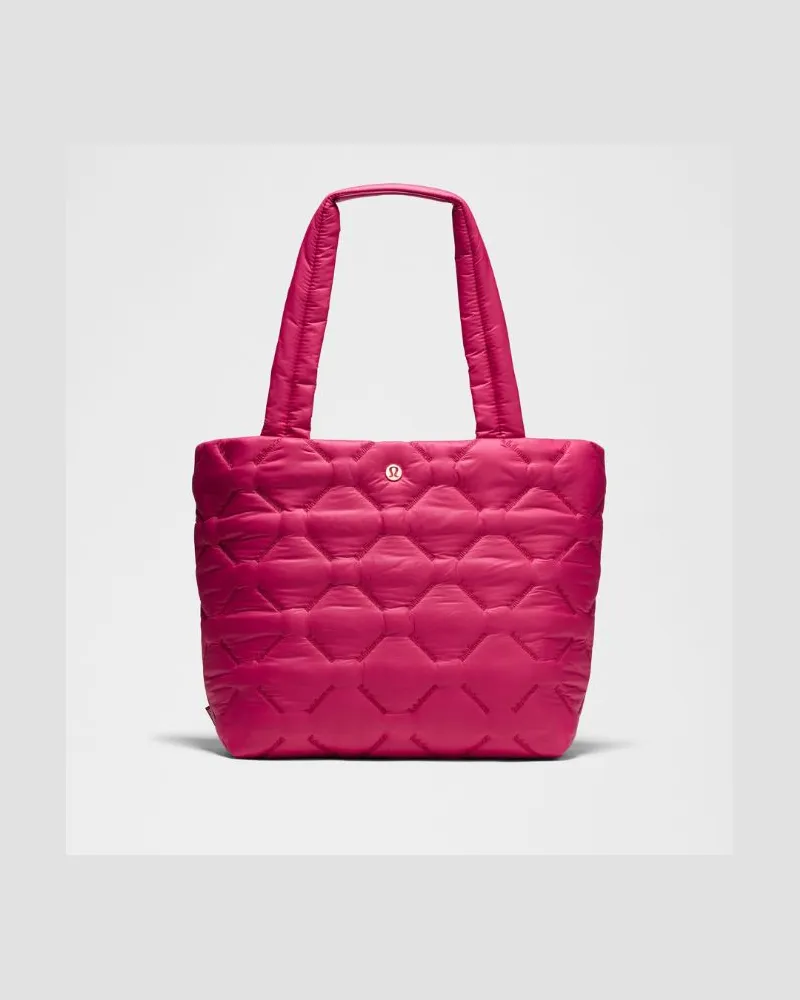 LULULEMON Quilty Pleasures Tote-Bag Medium 12 L – Größe in Berry Rumble Berry