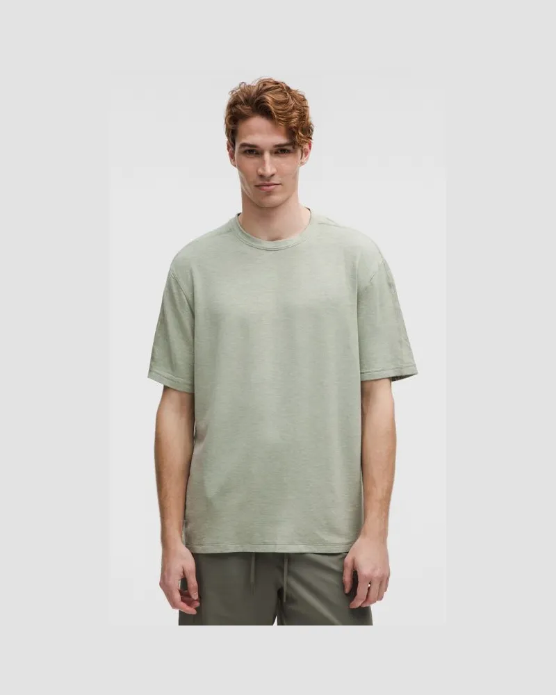 LULULEMON BeCalm Kurzarmshirt im Relaxed Fit für Männer – Größe in Heathered Fog Green Heathered