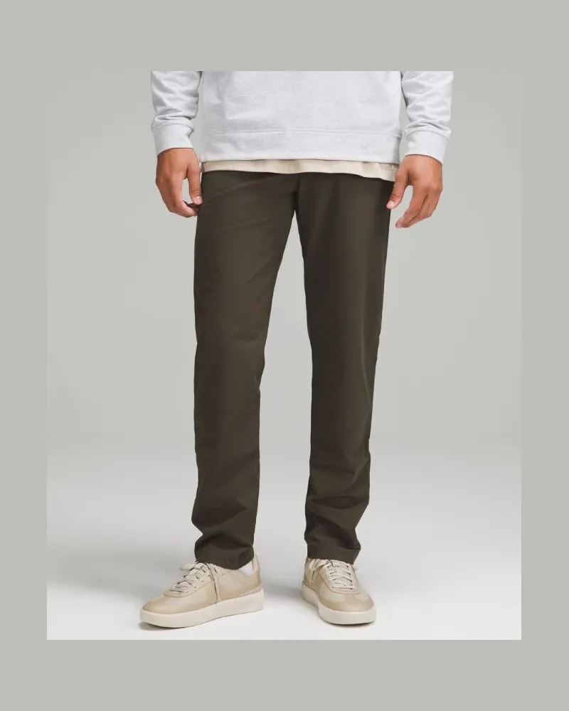 LULULEMON ABC Chinohose im Classic Fit Stretch- VersaTwill für Männer – 81 cm – Größe in Dark Olive Dark