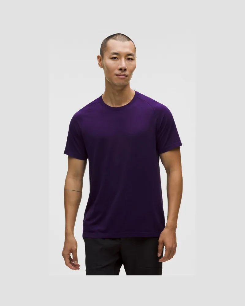 LULULEMON Metal Vent Tech T-Shirt für Männer – Größe in Dark Court Purple Dark