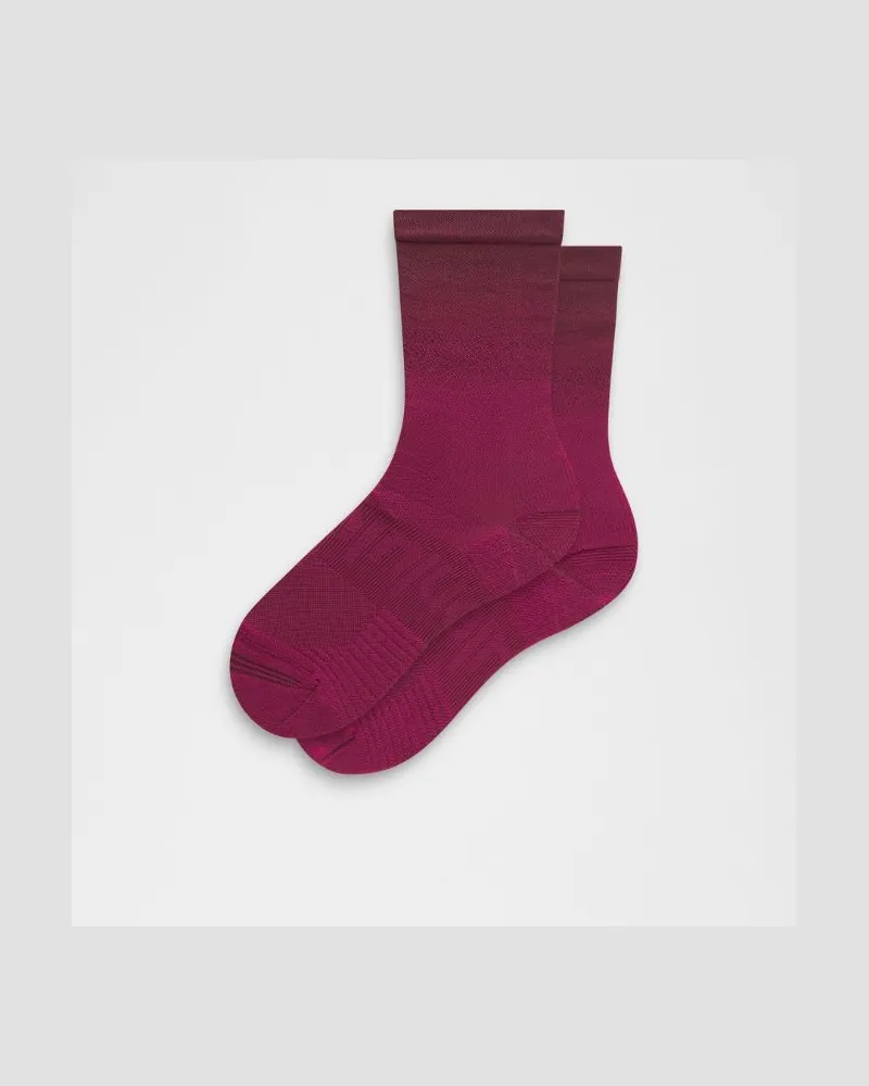 LULULEMON Unisex Power Stride Crew Socks Ombre – Größe in Burgundy Bay/Raspberry Rave Burgundy