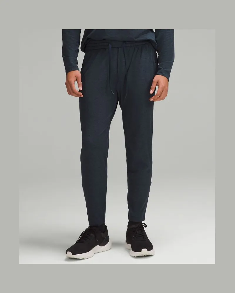 LULULEMON Soft Jersey Hose mit schmal zulaufendem Bein Normale Länge für Männer – Größe in Heathered Classic Navy/Heathered True Navy Heathered