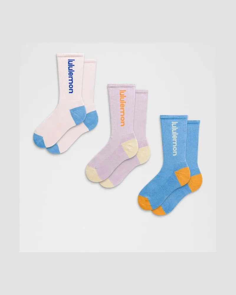 LULULEMON Unisex Daily Essential Crew-Socken mit Logo 3er-Pack – Größe in Lilac Play/Pink Pearl/Ocean Wave Lilac