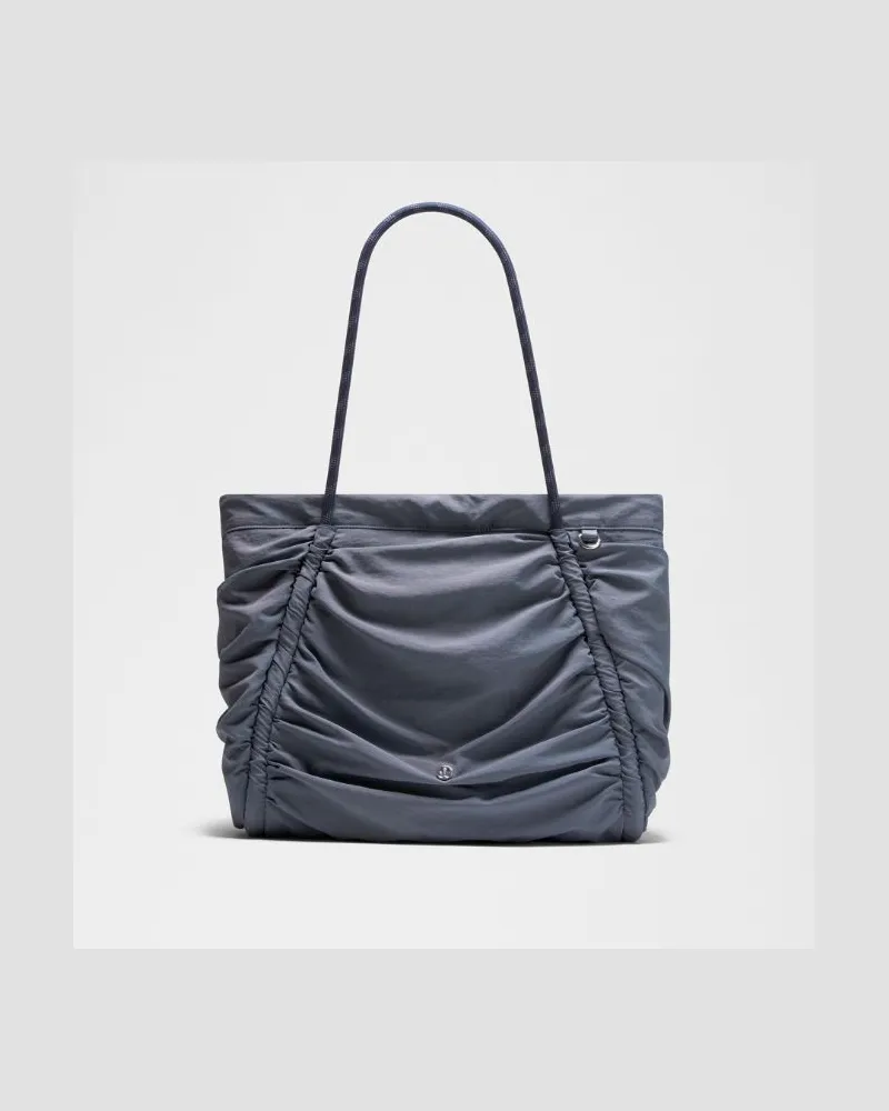 LULULEMON Geraffte Tote-Bag 24 L – Größe in Dusty Diamond/True Navy/Silver Dusty