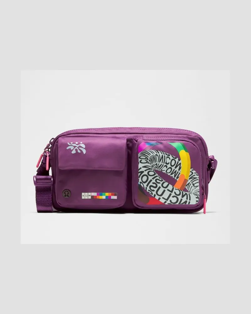 LULULEMON Umhängetasche mit mehreren Taschen, 2 Pride – Größe in Dark Mystic Dark