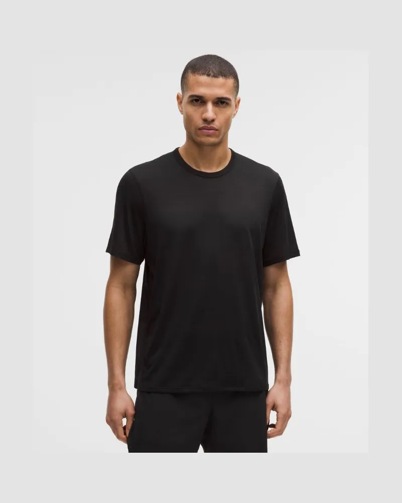 LULULEMON Fast and Free Kurzarmshirt Perforierte Streifen für Männer – Größe in Schwarz Schwarz