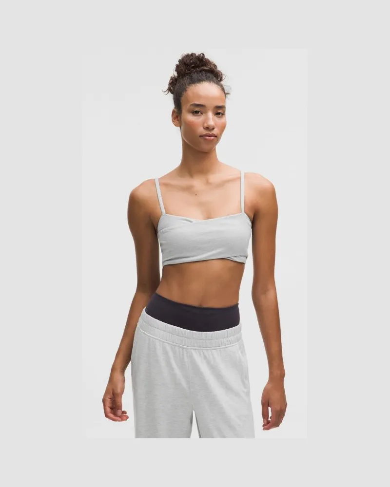 LULULEMON Softy Suedey Wrap-Front Bra Light Support, B/C Cup für Frauen – Größe in Crescent Moon/White Crescent
