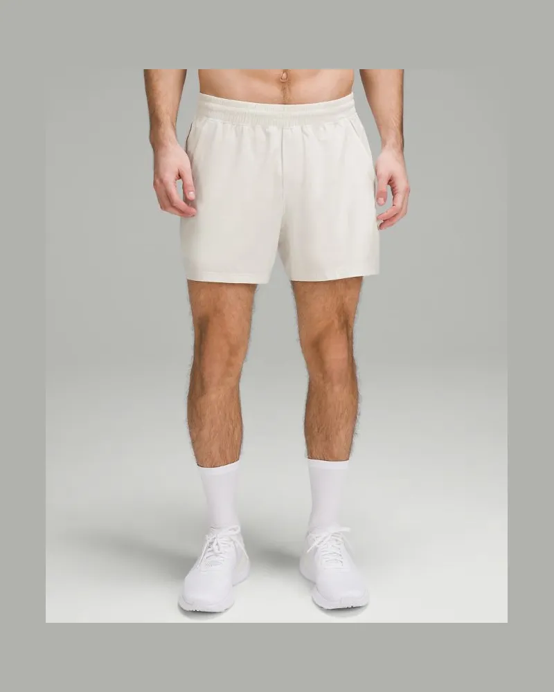 LULULEMON Pace Breaker Shorts ohne Liner für Männer – 13 cm – Größe in Bone Bone