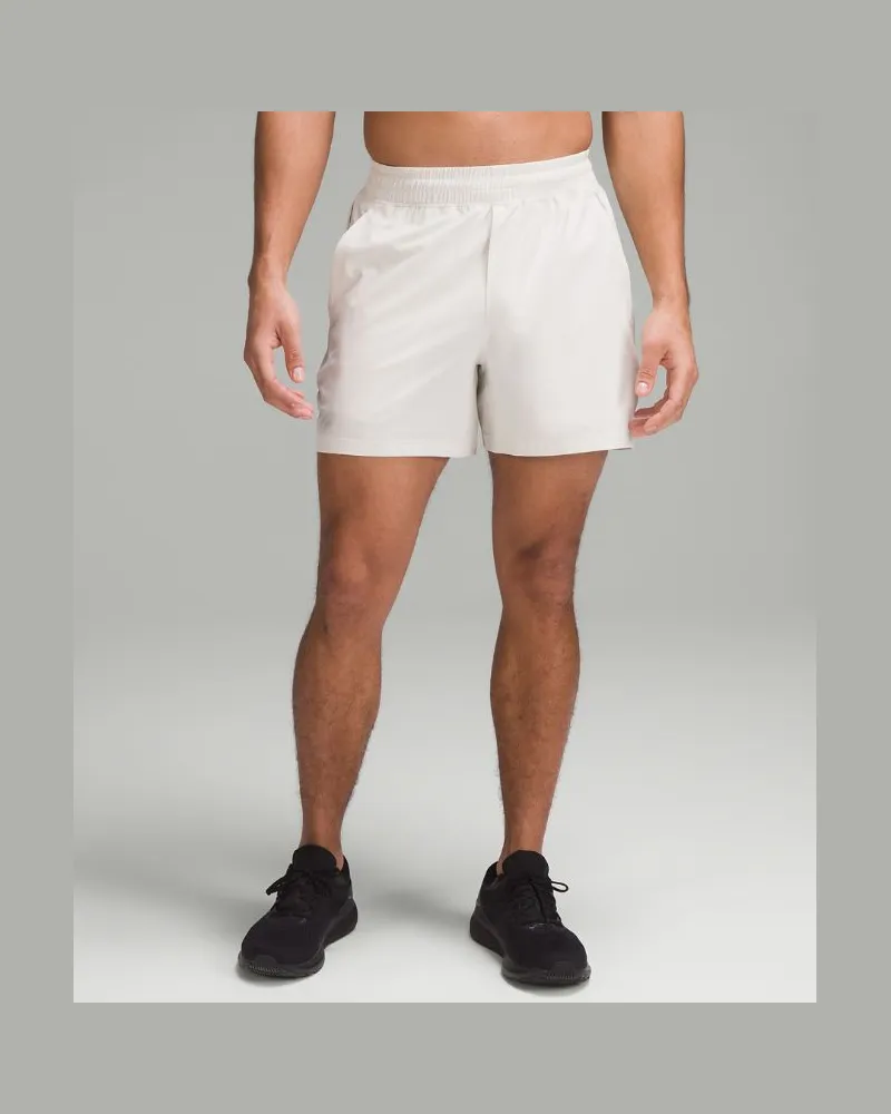 LULULEMON Pace Breaker Shorts ohne Liner für Männer – 13 cm – Größe in Bone Bone