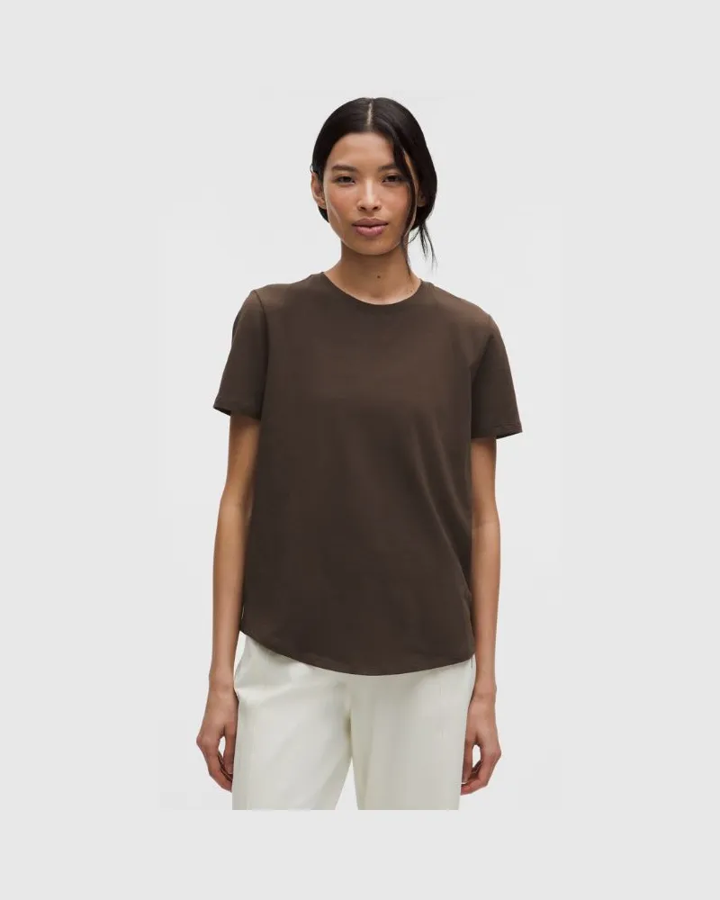 LULULEMON Love T-Shirt mit Rundhalsausschnitt für Frauen – Größe in Walnut Crunch Walnut